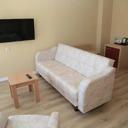 Bed & Breakfast Convenient Near Beach In